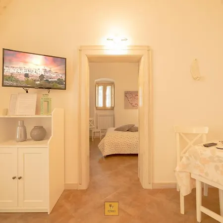 Petralu By La Puglia In Un Trullo *