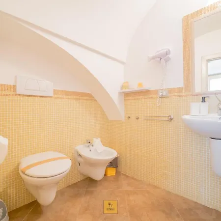 Petralu By La Puglia In Un Trullo Locorotondo