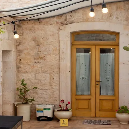 Petralu By La Puglia In Un Trullo Locorotondo